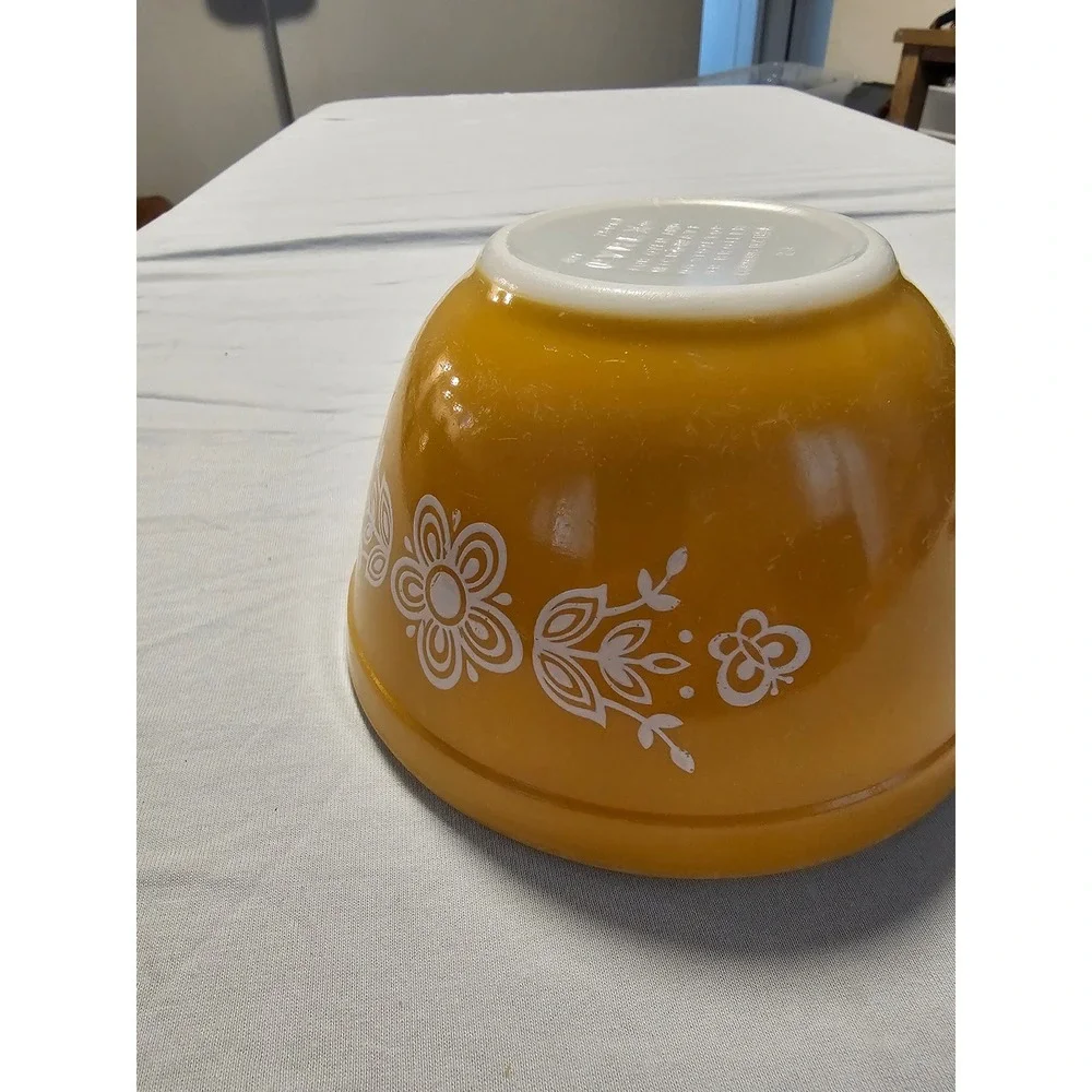 Pyrex 401 Butterfly Gold Mixing Bowl 750ml Mustard Yellow Vintage Milk Glass USA